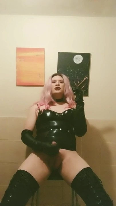 Mistress Samantha-420 and Cigar smoking HD (9:14min)