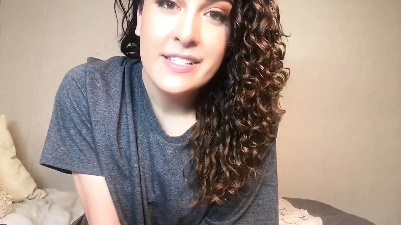 Cute Shemale gets handjob